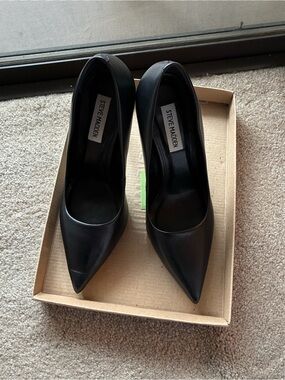 Steve Madden Black Pointed Toe Stiletto Pumps